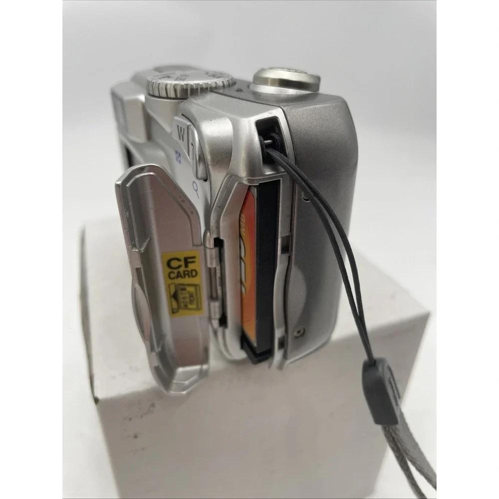 Nikon COOLPIX 3100 3.2MP Digital Camera 3X Optical Zoom +Battery+SD Card+Case